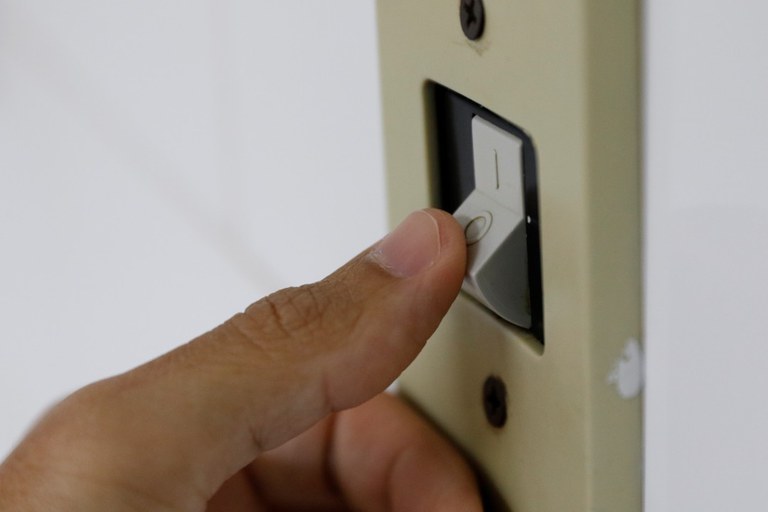 Até 1,8 milhão de baianos terão conta de luz zerada a partir de julho