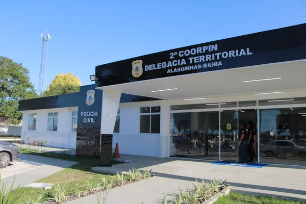 Casal e bebê de um mês são mortos dentro de casa em Alagoinhas, na Bahia
