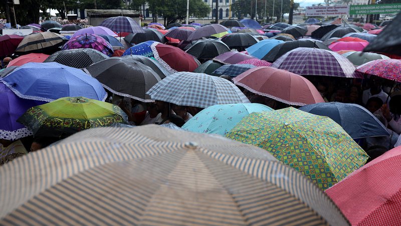 Bahia entra em rota de tempestades e Inmet emite alerta de perigo