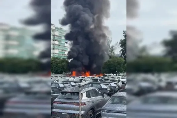Seis pessoas morrem após queda de dois helicópteros no Rio de Janeiro