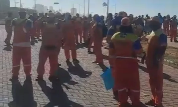 Greve dos garis mobiliza trabalhadores em diferentes pontos de Salvador