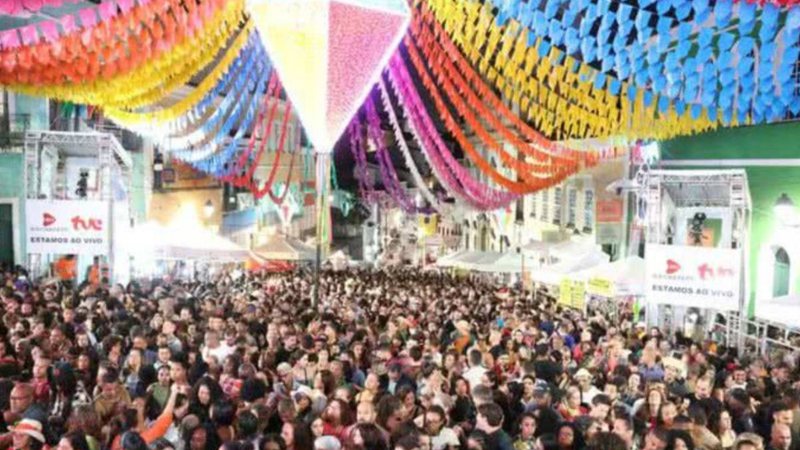 MP questiona gastos de quase R$ 6 milhões de prefeitura com festas juninas em cidade da Bahia