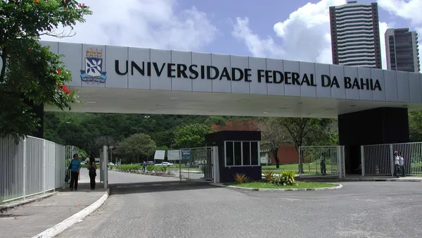 Ufba abre concurso para professores com salários de até R$ 13,7 mil; confira