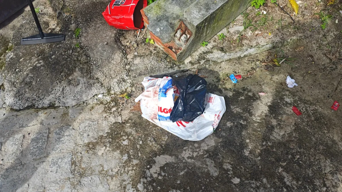 Bebê é encontrado morto dentro de saco plástico na RMS
