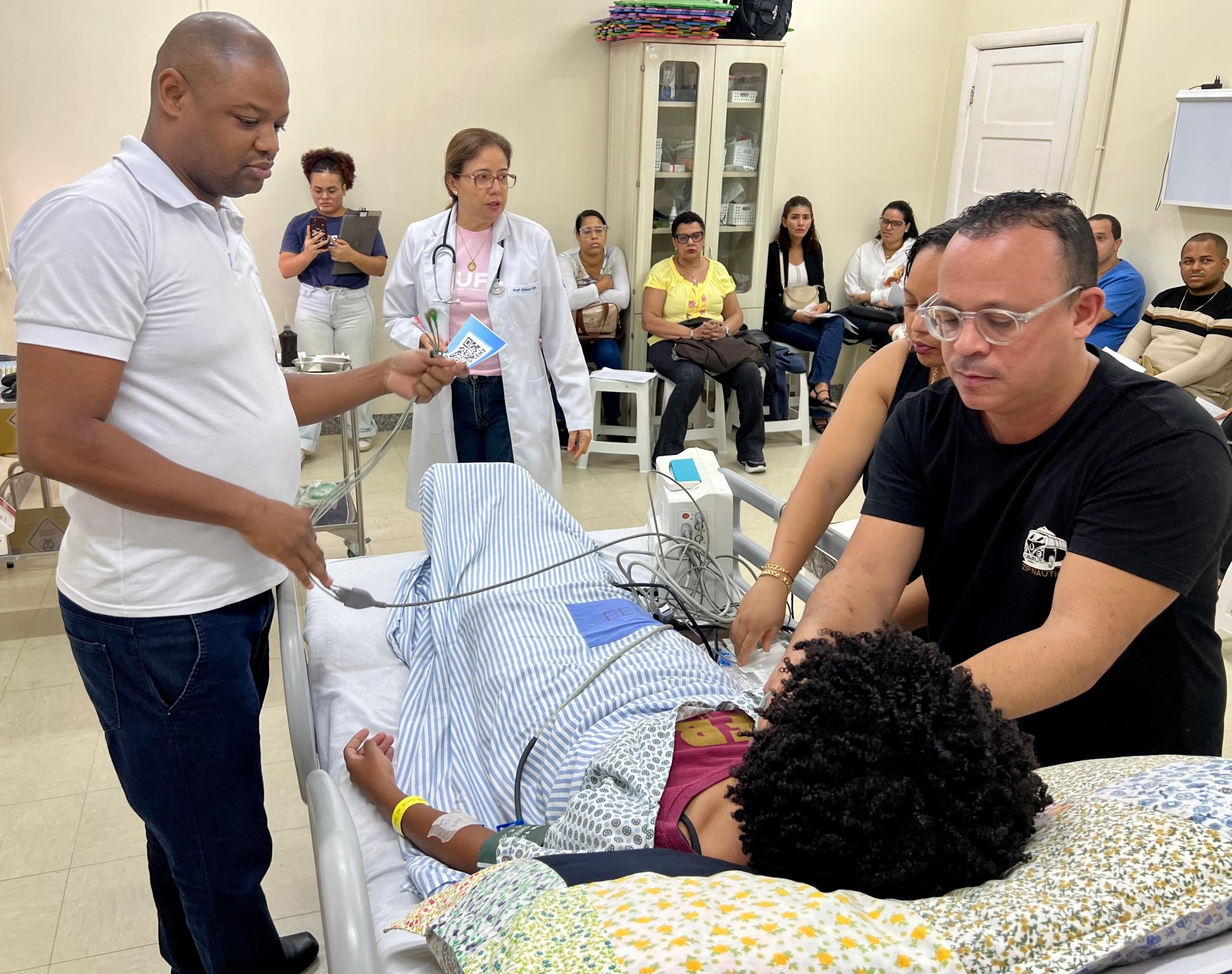 Escola de Enfermagem da UFBA e Hospital de Brotas firmam parceria para reciclagem técnica de profissionais de saúde