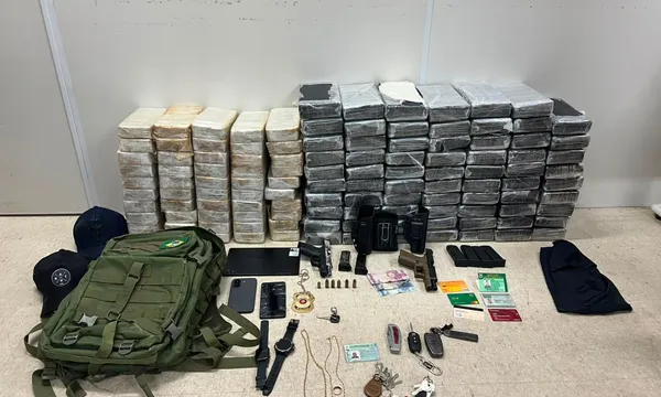 PM e estudante de direito são presos com drogas em shopping de Salvador