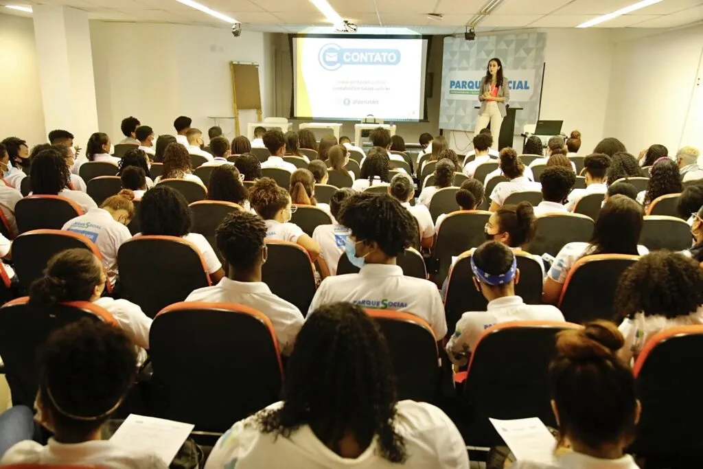 Inscrições para 600 vagas do Jovem Aprendiz começam nesta segunda-feira