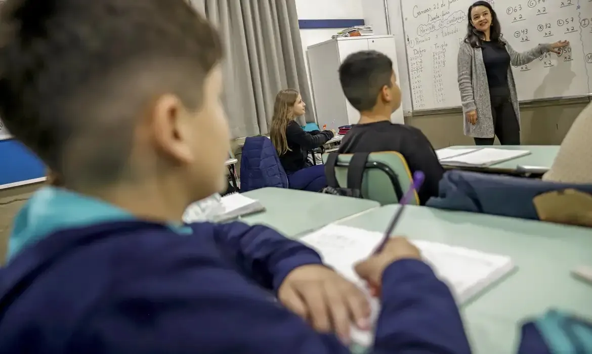 Mensalidades de escolas particulares podem subir até 11% em 2027