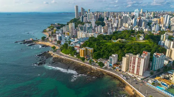 Salvador perde milhares de moradores e registra maior queda entre capitais; veja o que diz o IBGE