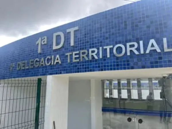 Delegacia de Salvador é investigada após manter 46 presos em espaço para oito; entenda