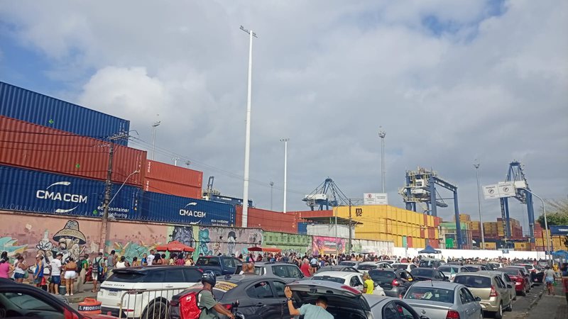 Ferry: Motoristas enfrentam mais de 5h de espera para realizar travessia para Itaparica
