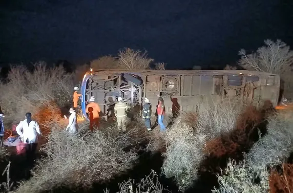 Acidente com ônibus na Chapada Diamantina deixa sete mortos e 13 feridos na BR-122