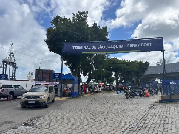 Passageiros reclamam de atraso na saída do Ferry-Boat em Salvador; espera passa de 3 horas
