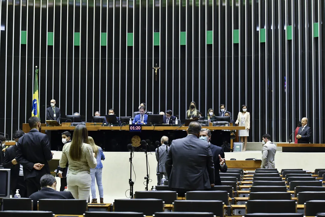 Câmara aprova aumento do limite de faturamento do MEI e perdão de dívidas; veja o que muda